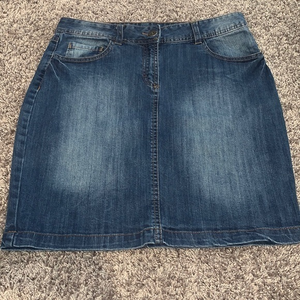 Blu motion size 36‎ jean skirt denim
